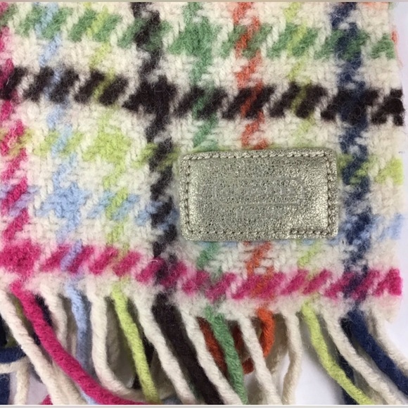 COACH || Checked Wool & Cashmere Fringe Scarf. - Picture 6 of 6